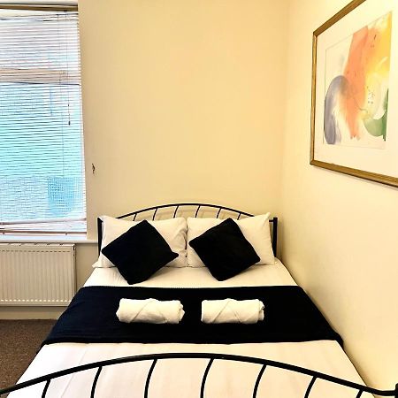 Aldgate Holiday Rooms Лондон Екстер'єр фото