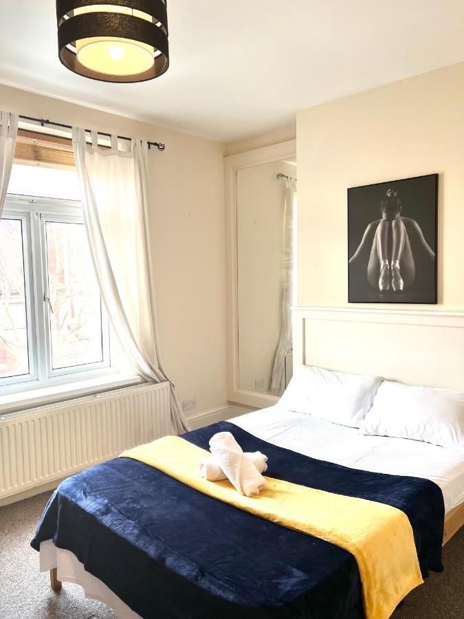 Aldgate Holiday Rooms Лондон Екстер'єр фото