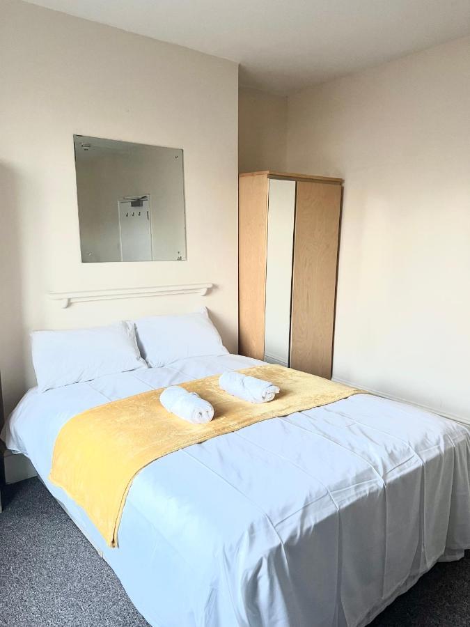 Aldgate Holiday Rooms Лондон Екстер'єр фото