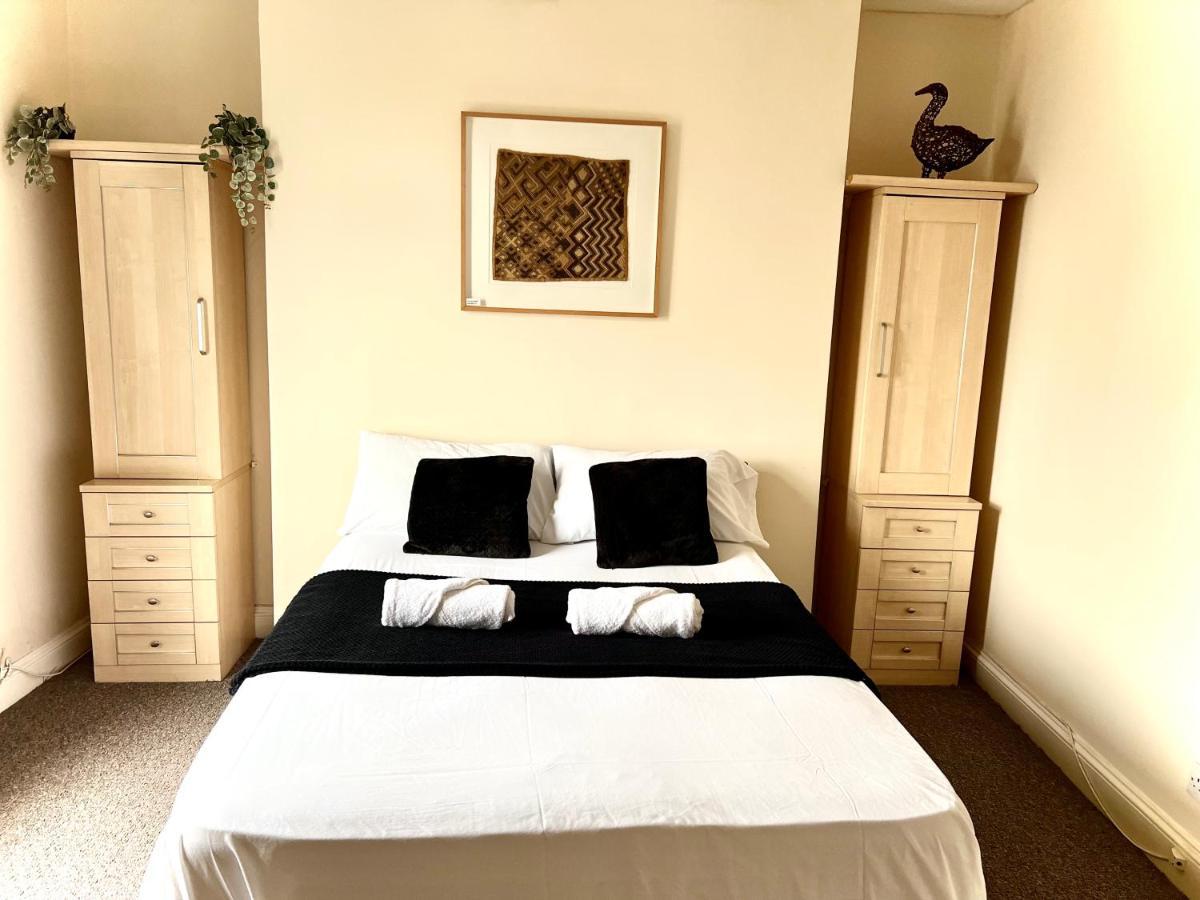 Aldgate Holiday Rooms Лондон Екстер'єр фото