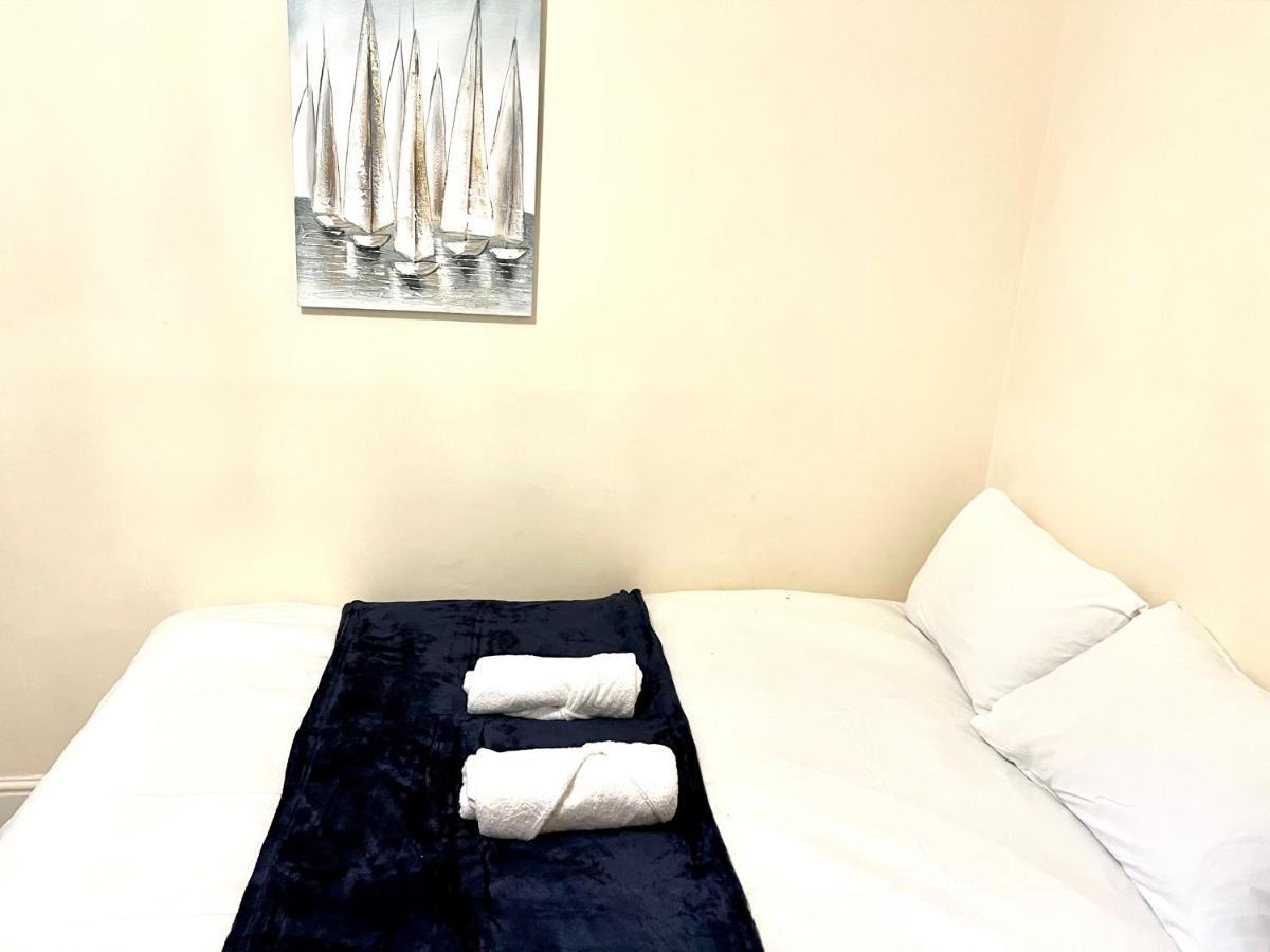 Aldgate Holiday Rooms Лондон Екстер'єр фото