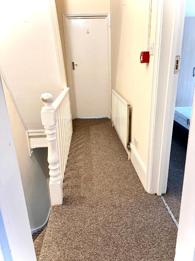 Aldgate Holiday Rooms Лондон Екстер'єр фото