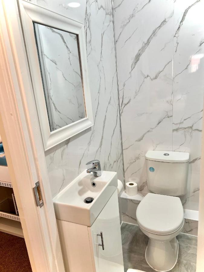 Aldgate Holiday Rooms Лондон Екстер'єр фото